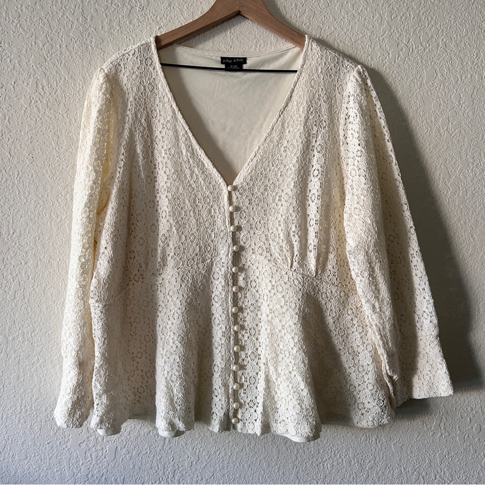 🌷City Chic Cream Lace Button-Up Blouse